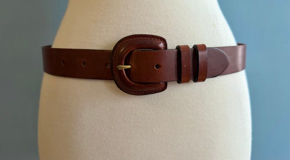 GAP Brown Italian Leather Belt w/Leather Buckle Womens sz 32